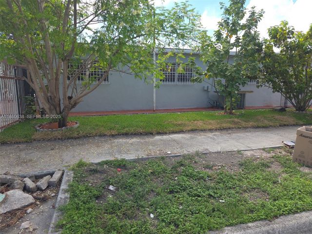965 W 23rd Street, Hialeah, FL 33010
