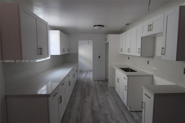 965 W 23rd Street, Hialeah, FL 33010