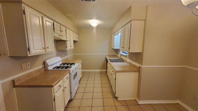505 Pelican Court, Desoto, TX 75115