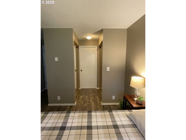 10052 Sw TRAPPER Ter, Beaverton, OR 97008