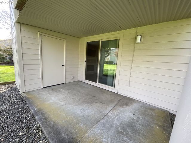 10052 Sw TRAPPER Ter, Beaverton, OR 97008