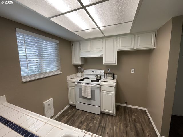 10052 Sw TRAPPER Ter, Beaverton, OR 97008