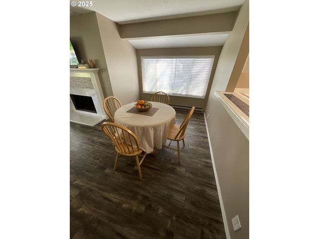 10052 Sw TRAPPER Ter, Beaverton, OR 97008