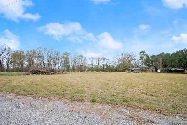10564 Summerside Dr, Baker, LA 70714
