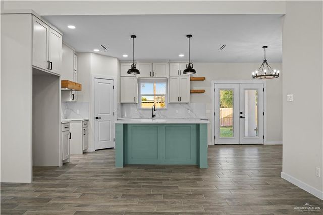 1809 N Mangrove Street, San Juan, TX 78589