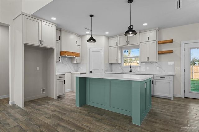 1809 N Mangrove Street, San Juan, TX 78589