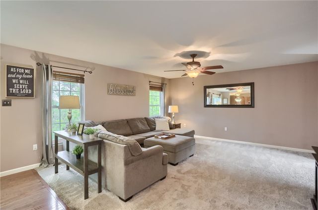 1871 Pioneer Dr, Franklin Park, PA 15143