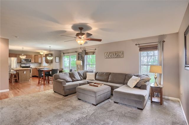 1871 Pioneer Dr, Franklin Park, PA 15143