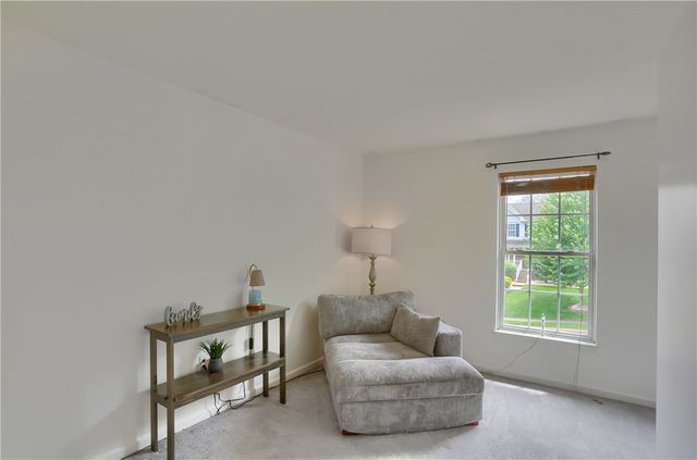 1871 Pioneer Dr, Franklin Park, PA 15143