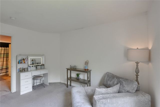 1871 Pioneer Dr, Franklin Park, PA 15143