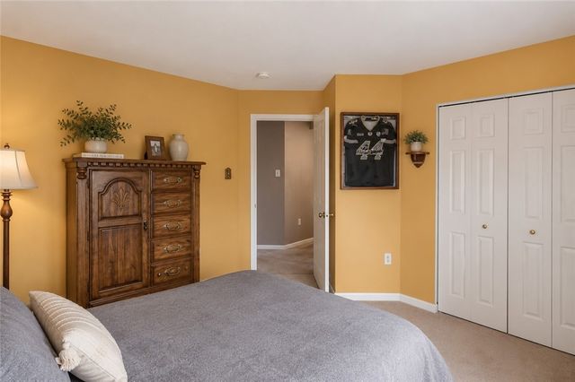 1871 Pioneer Dr, Franklin Park, PA 15143