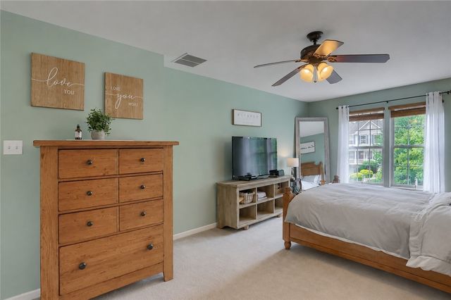1871 Pioneer Dr, Franklin Park, PA 15143