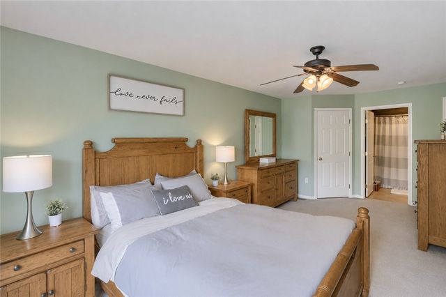 1871 Pioneer Dr, Franklin Park, PA 15143