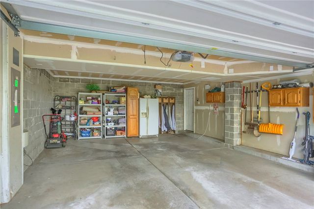 1871 Pioneer Dr, Franklin Park, PA 15143