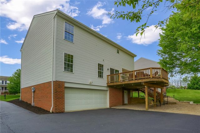 1871 Pioneer Dr, Franklin Park, PA 15143