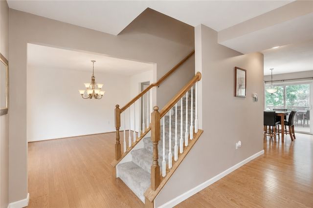 1871 Pioneer Dr, Franklin Park, PA 15143