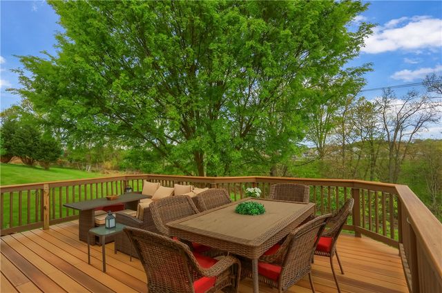 1871 Pioneer Dr, Franklin Park, PA 15143