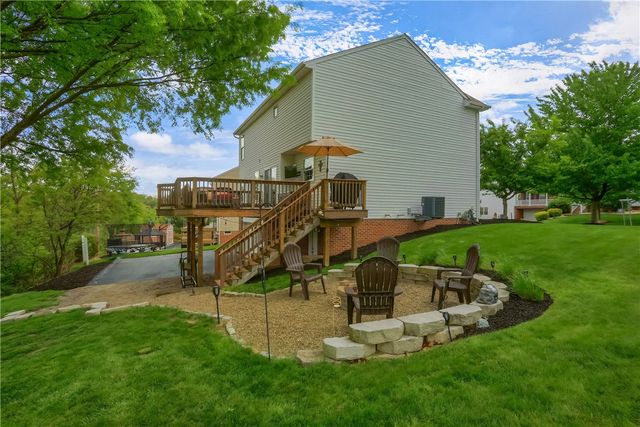1871 Pioneer Dr, Franklin Park, PA 15143