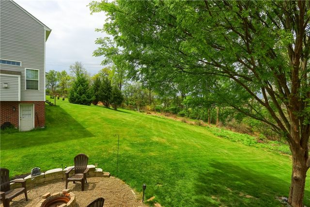 1871 Pioneer Dr, Franklin Park, PA 15143