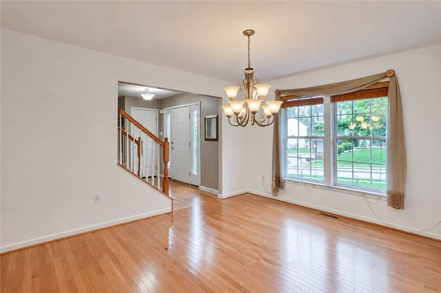 1871 Pioneer Dr, Franklin Park, PA 15143