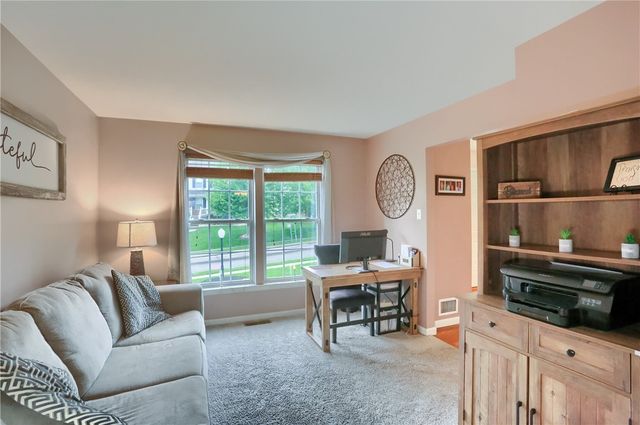 1871 Pioneer Dr, Franklin Park, PA 15143