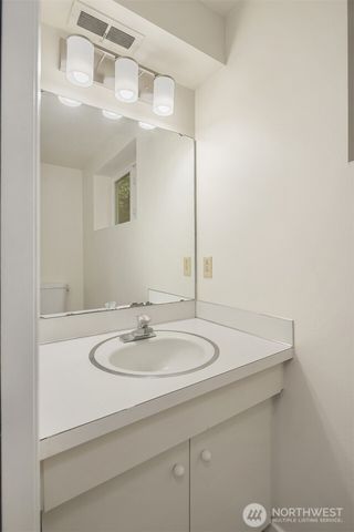 2711 101st Place NE, Bellevue, WA 98004