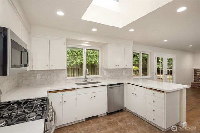 2711 101st Place NE, Bellevue, WA 98004