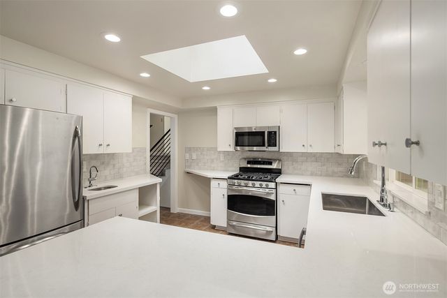 2711 101st Place NE, Bellevue, WA 98004