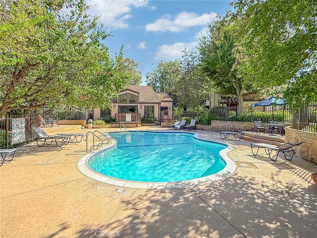 21900 Marylee 279, Woodland Hills, CA 91367