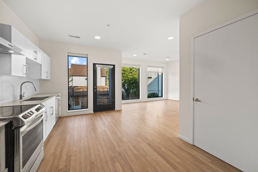 806 Olympic St Apt 305, Nashville, TN 37203