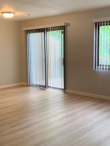 6908 Unity Avenue N, Brooklyn Center, MN 55429