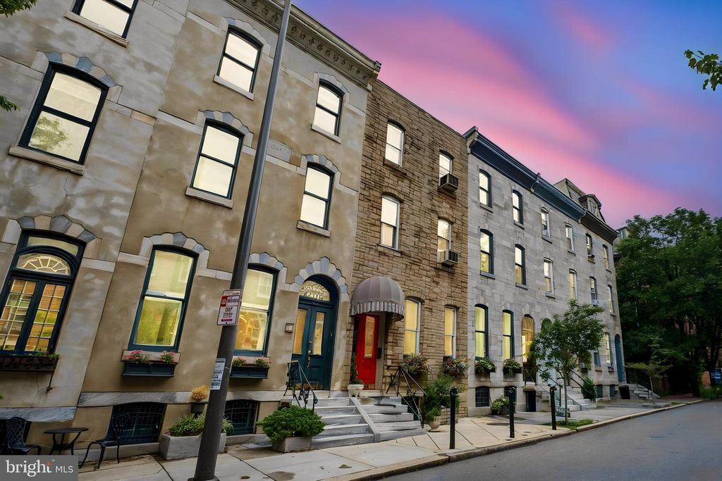 2217 LOCUST ST, PHILADELPHIA, PA 19103 — photo 2