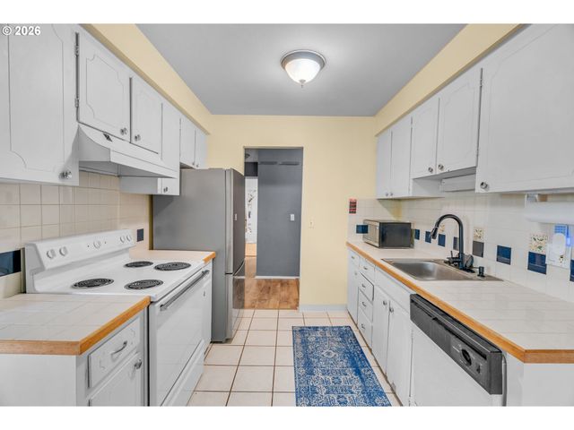13155 Sw ALLEN Blvd 24, Beaverton, OR 97005