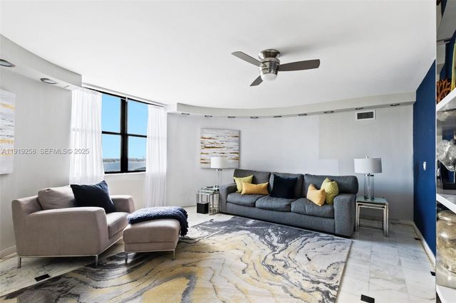 1800 NE 114th Street 1903, Miami, FL 33181
