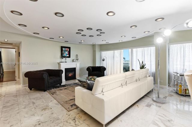 1800 NE 114th Street 1903, Miami, FL 33181
