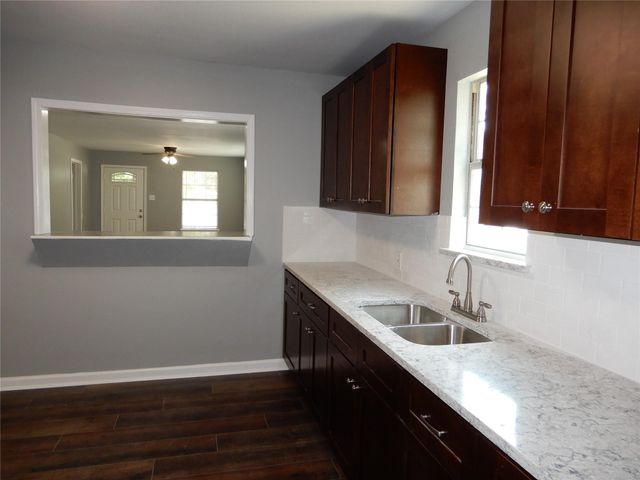 6814 Donlen Street, Houston, TX 77022