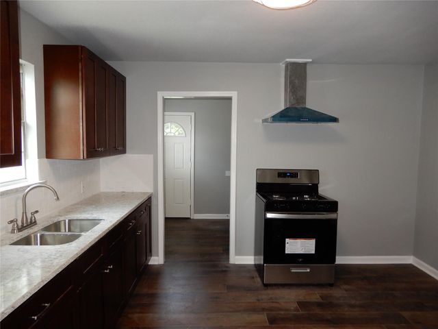 6814 Donlen Street, Houston, TX 77022