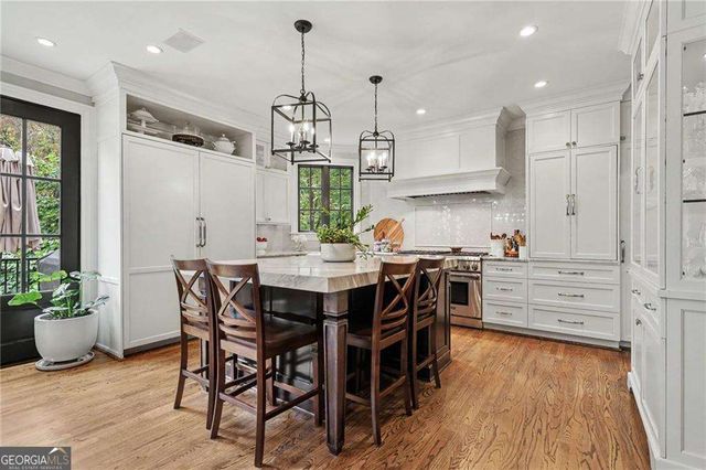 2375 Massey Lane, Decatur, GA 30033