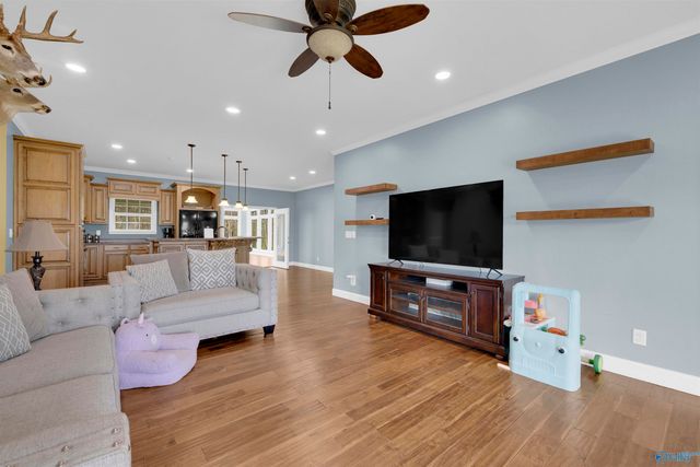 101 Pebble Lane, Sylvania, AL 35988