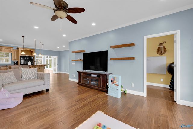 101 Pebble Lane, Sylvania, AL 35988