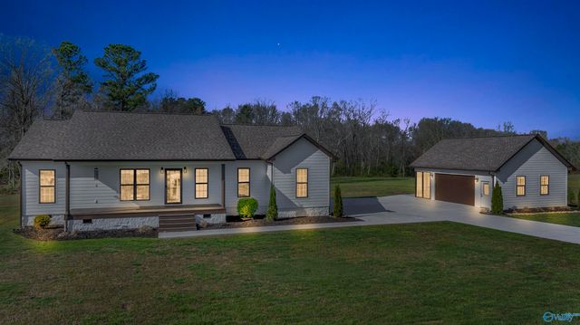 101 Pebble Lane, Sylvania, AL 35988