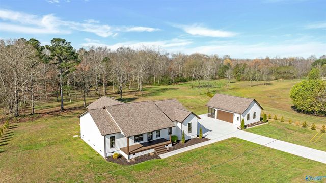 101 Pebble Lane, Sylvania, AL 35988