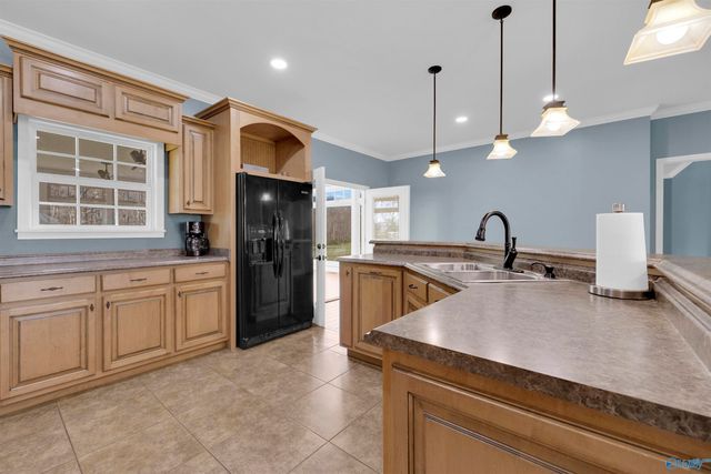 101 Pebble Lane, Sylvania, AL 35988