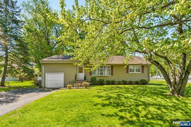 2 Francisco Avenue, Little Falls, NJ 07424