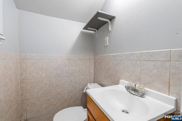 2 Francisco Avenue, Little Falls, NJ 07424