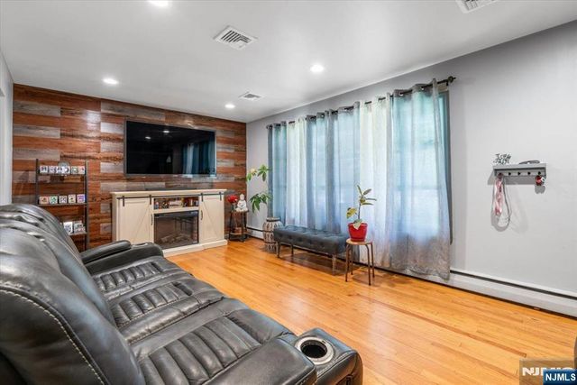 2 Francisco Avenue, Little Falls, NJ 07424