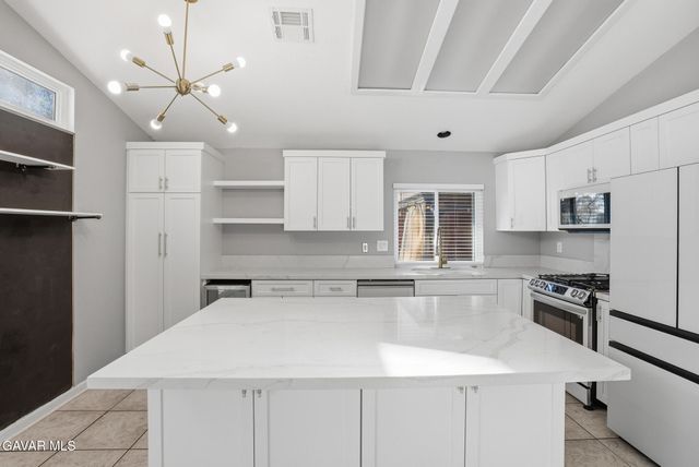 39724 Tesoro Lane, Palmdale, CA 93551