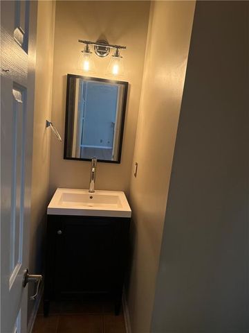 409 Heathcliff Court, Mcdonough, GA 30253