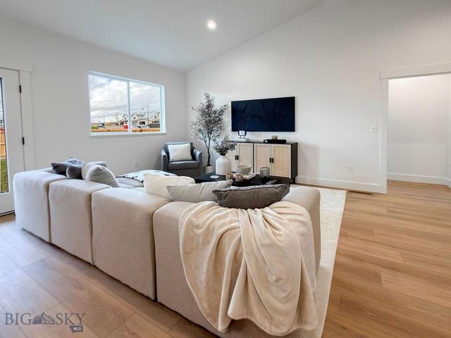 810 Accolade Loop, Belgrade, MT 59714
