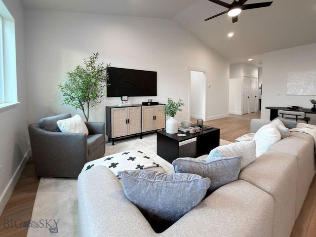 810 Accolade Loop, Belgrade, MT 59714